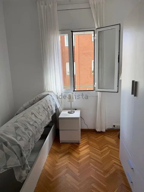 Room for rent, Barcelona (2/7)