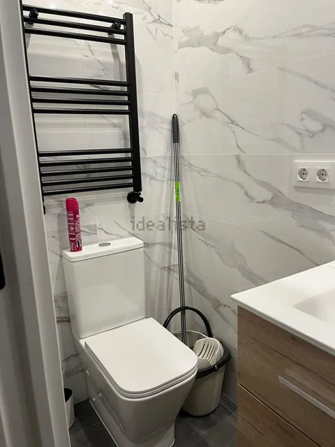 Chambre à louer, Madrid (4/6)