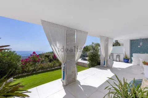 House 180 m² in Ojén