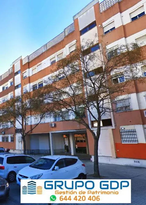 Flat 92 m² in Seville