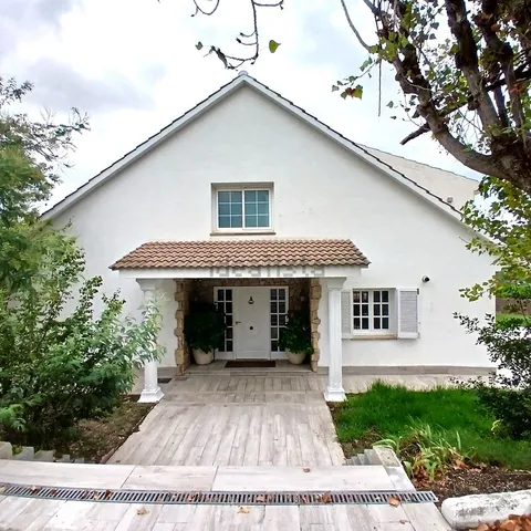 House 367 m² in Cabrils (2/63)