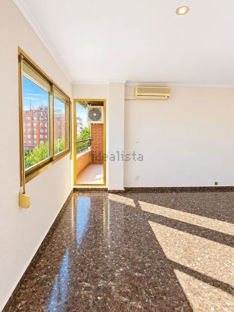 Wohnung 102 m² in Valencia