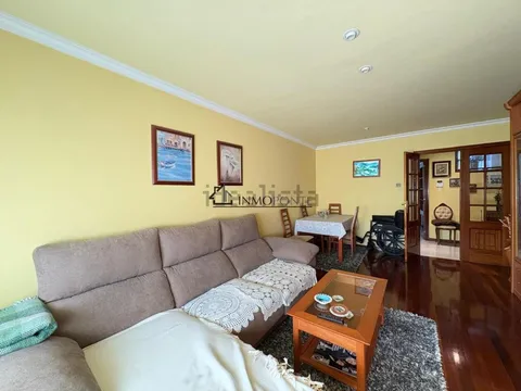Flat 90 m² in Marín
