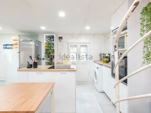 Casa 200 m² a Mieres (4/9)