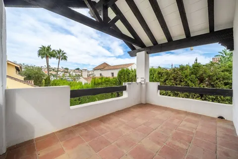 Casa 411 m² a Estepona