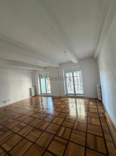 Pis de 278 m² a Lleó