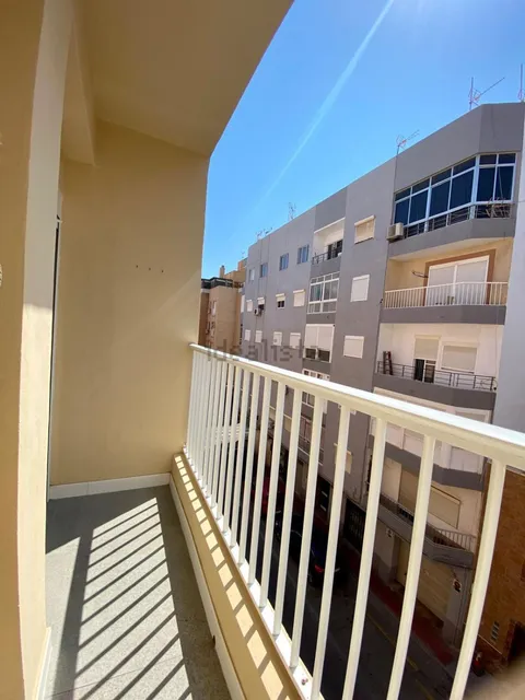 Pis de 75 m² a Almeria