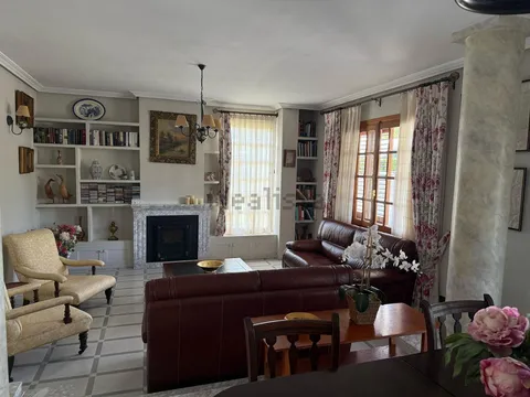 Casa de 300 m² en Llíria (4/18)