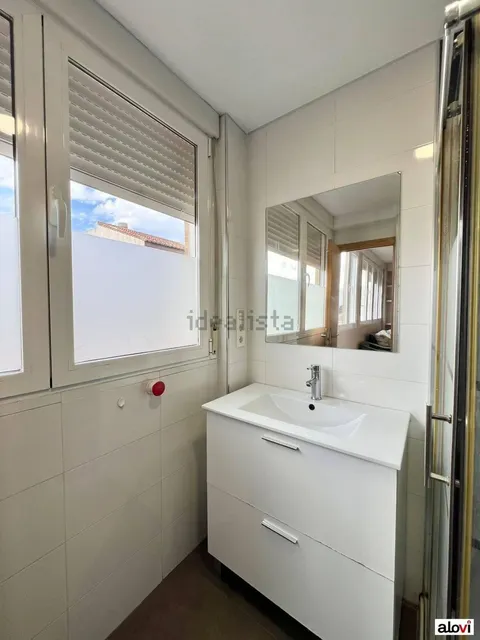 Flat 100 m² in Granada