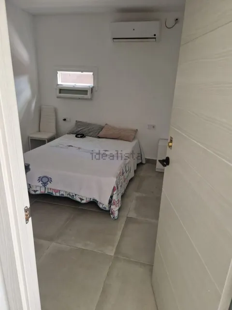 Room for rent, Carmona