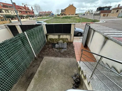 Casa 222 m² a Villares de la Reina