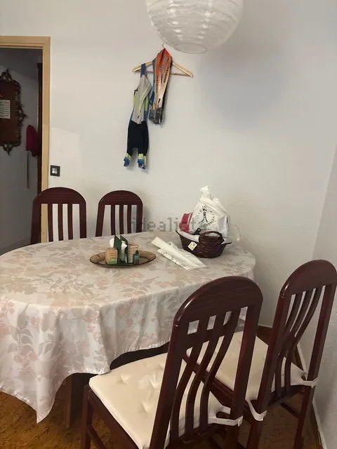 Habitació de lloguer, Mieres