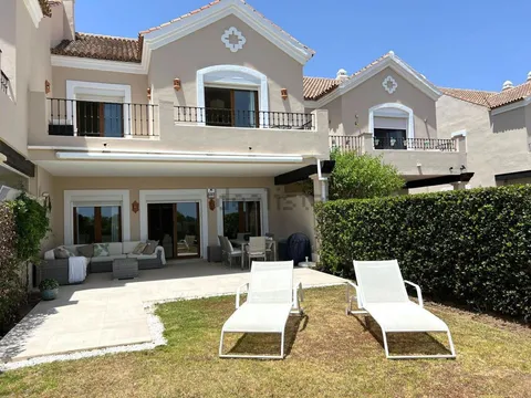 Casa de 200 m² en Estepona