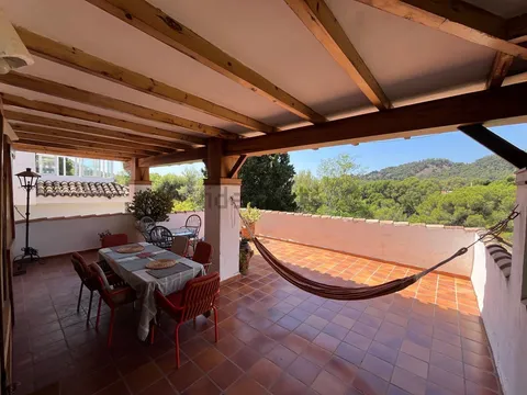 Haus 420 m² in Nàquera / Náquera
