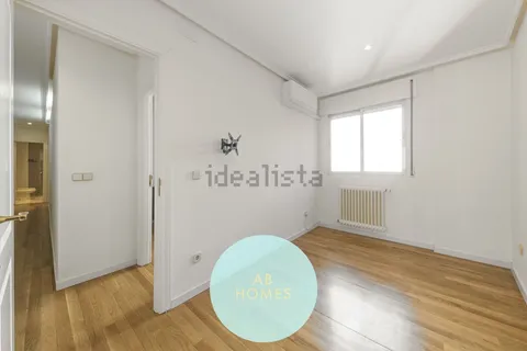 Flat 136 m² in Madrid