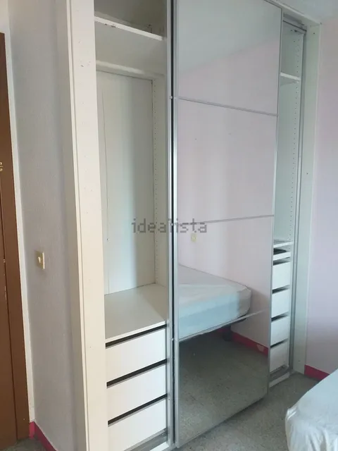 Habitació de lloguer, Madrid (3/3)