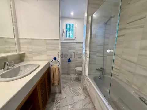 Pis de 198 m² a Estepona