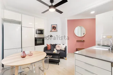 Квартира 90 м² в Барселоне (2/24)