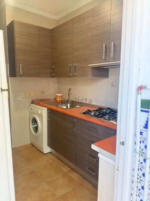 Habitació de lloguer, Baza