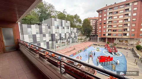 Pis de 80 m² a Bilbao (2/23)