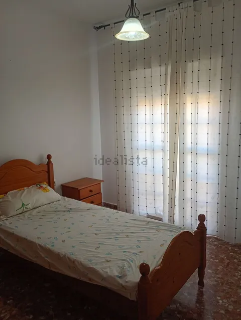 Кімната в оренду, La Línea de la Concepción
