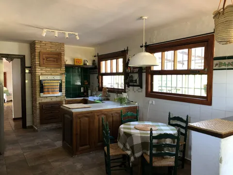 Haus 420 m² in Nàquera / Náquera