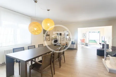 Haus 186 m² in Sant Cugat del Vallès