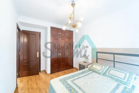Pis de 75 m² a Oviedo