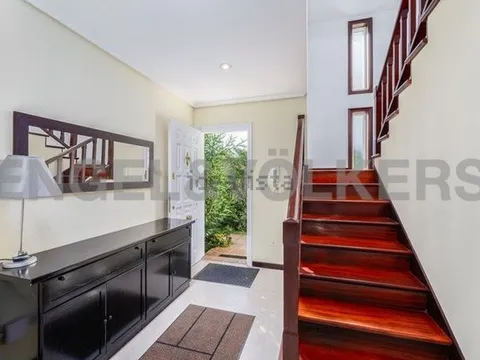 House 300 m² in Baiona