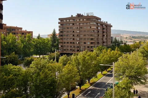 Pis de 130 m² a Pamplona