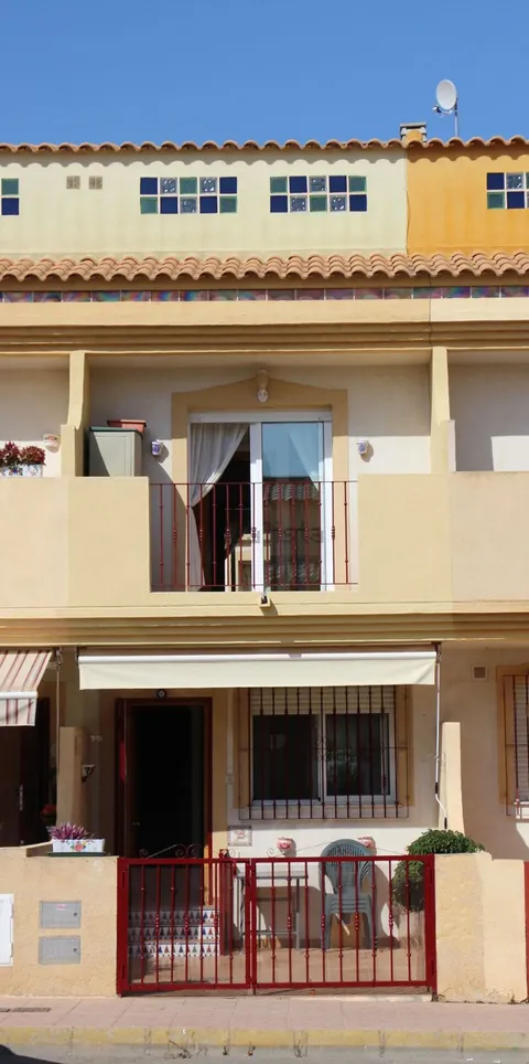 Casa de 100 m² a Oriola