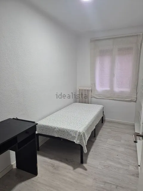 Кімната в оренду, Soria