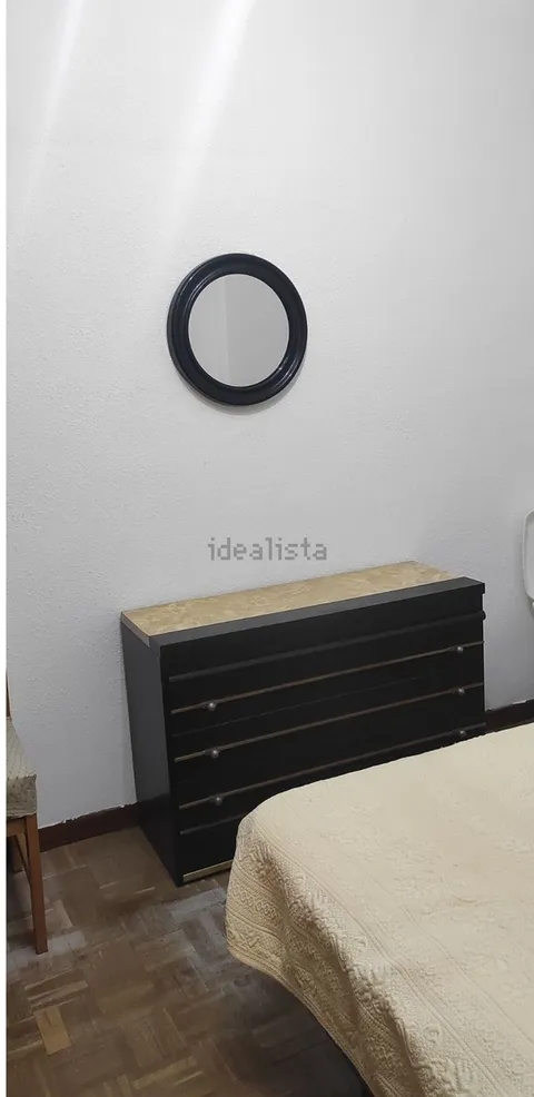 Habitació de lloguer, Madrid (2/3)