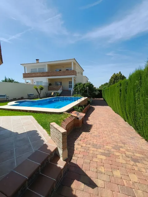 Casa de 240 m² a la Pobla de Vallbona