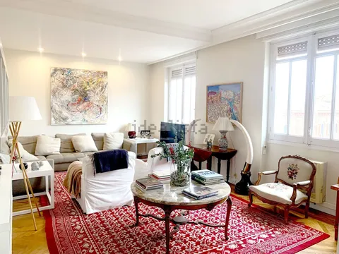 Wohnung 211 m² in Madrid
