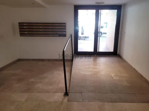 Appartamento 75 m² a La Puebla de Alfindén (2/28)