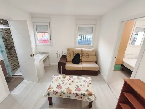 Flat 40 m² in Madrid (2/20)