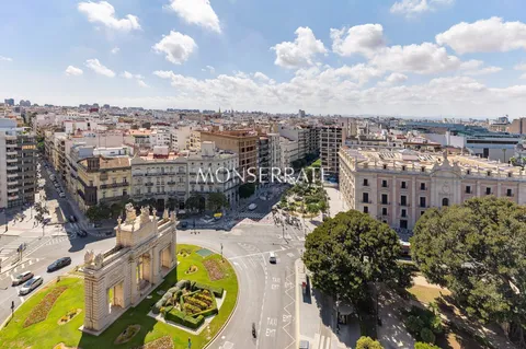 Wohnung 246 m² in Valencia