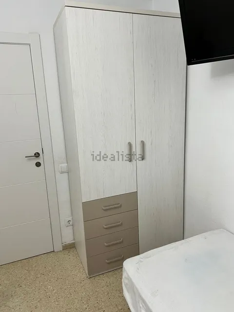 Room for rent, Barcelona (4/31)