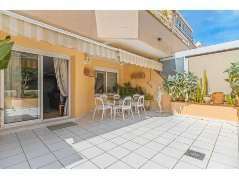 House 300 m² in Alacant / Alicante
