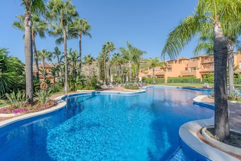 Будинок 225 м² у Estepona