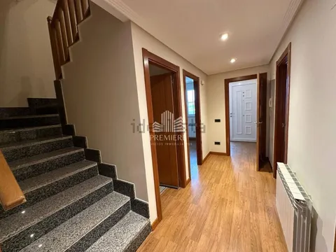 Casa 222 m² a Villares de la Reina