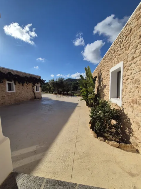 Haus 400 m² in Santa Eulària des Riu