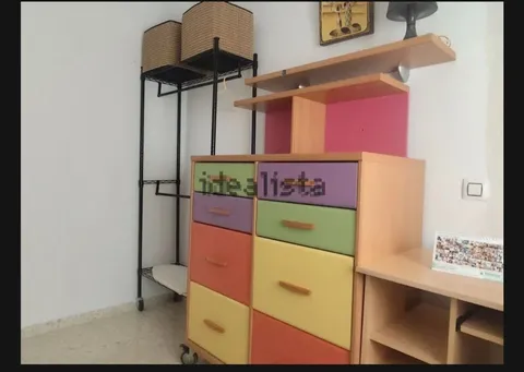 Quarto para alugar, Puerto Real (2/9)