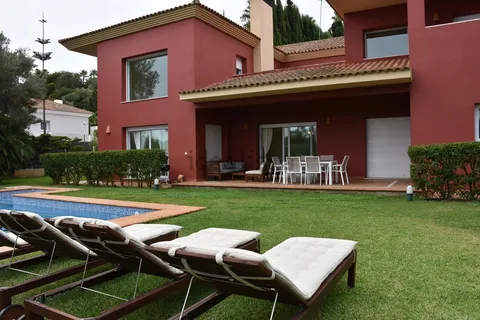 Casa de 450 m² a San Roque (2/42)