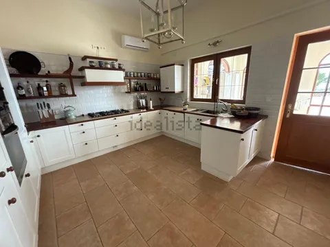 Haus 400 m² in Estepona