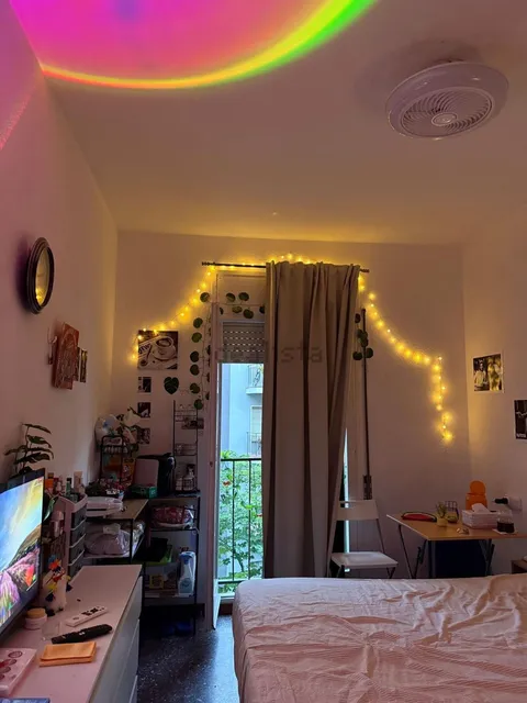 Room for rent, Barcelona (2/2)