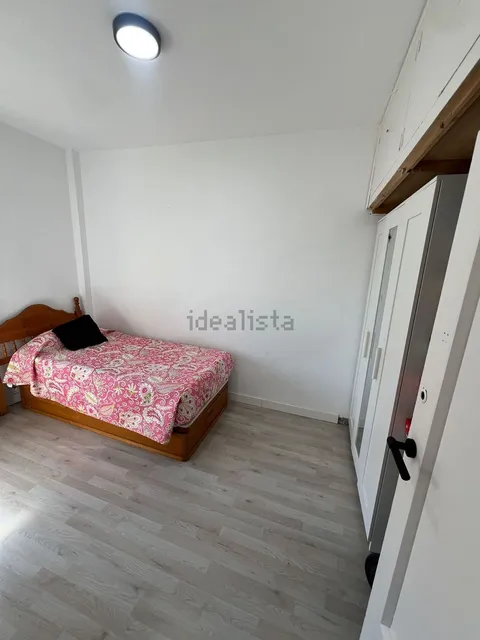 Room for rent, Madrid (2/2)