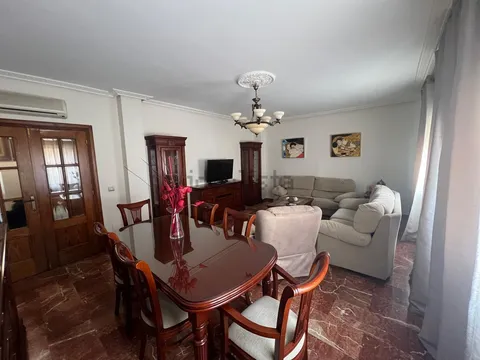 Piso de 130 m² en Baeza