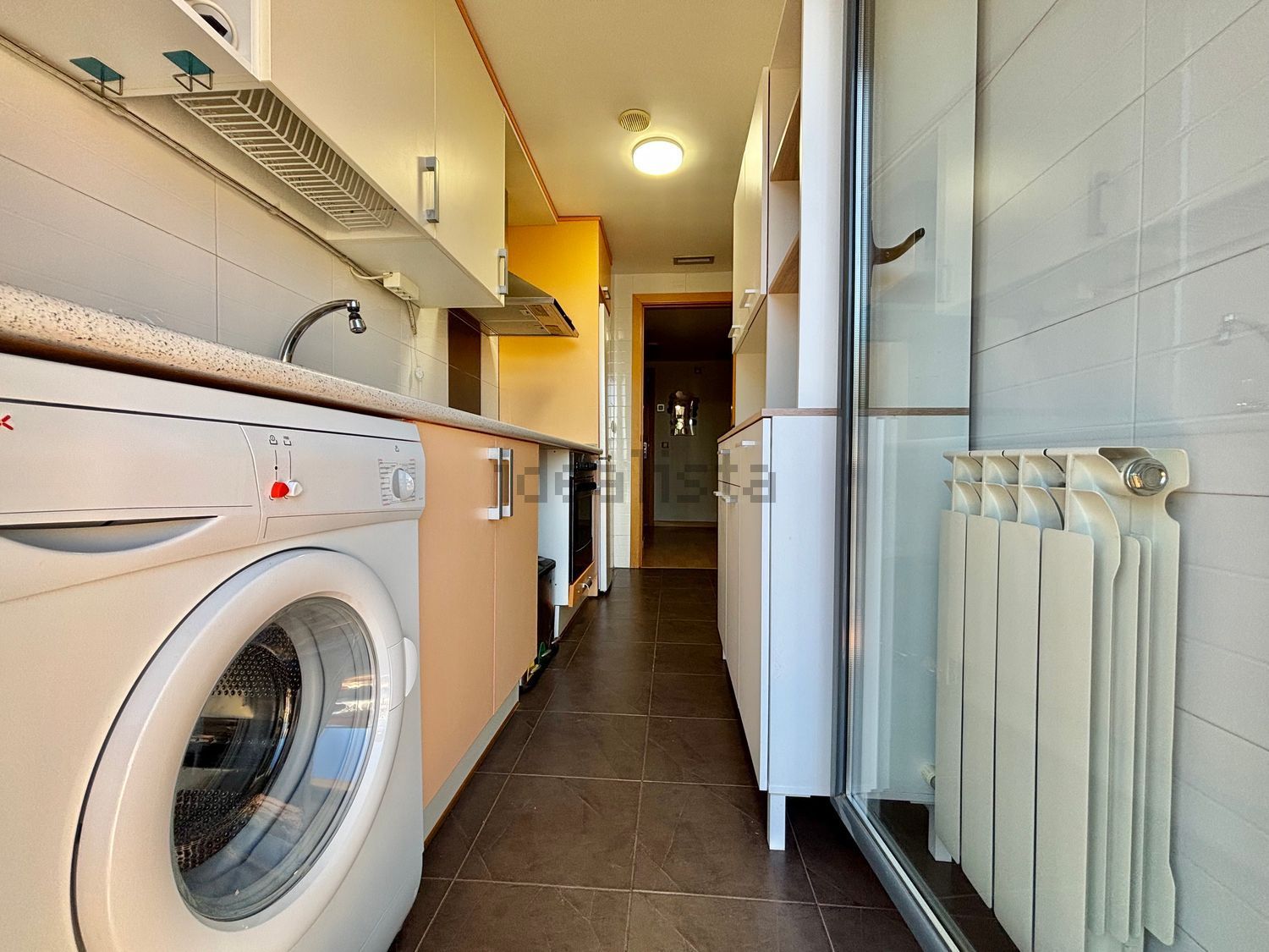 Flat 94 m² in Cadrete
